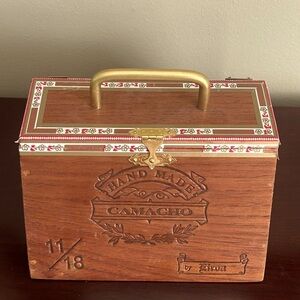 Cigar Box purse from an original 2002 Camacho cigar box. Gold handle & clasp.